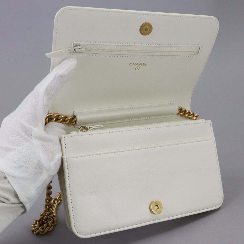 CHANEL White Caviar Leather Wallet - Picture 6 of 10